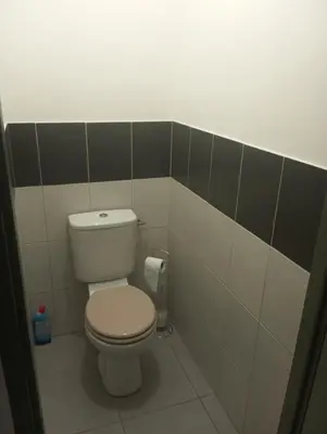 Salle de bains dans l'établissement charmant T2 la soie avec place de parking