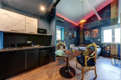 Cuisine ou kitchenette dans l'établissement Queen & King, petit cocon chic