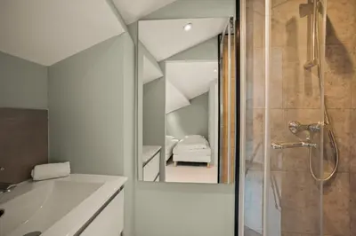 Salle de bains dans l'établissement La Parenthèse Bohème