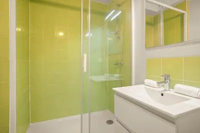 Salle de bains dans l'établissement La Parenthèse Bohème