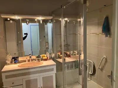 Salle de bains dans l'établissement Le Nazareth