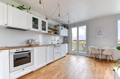 Cuisine ou kitchenette dans l'établissement Appartement Le perchoir - Welkeys
