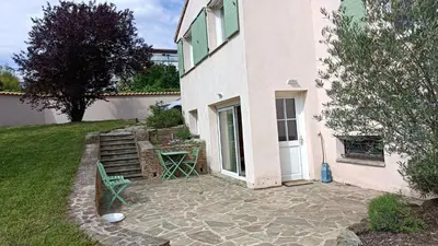 Jardin de l'établissement Chambre d'hôte l'Olivier