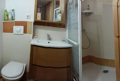 Salle de bains dans l'établissement Chambre d'hôte l'Olivier