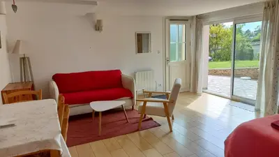 Coin salon dans l'établissement Chambre d'hôte l'Olivier