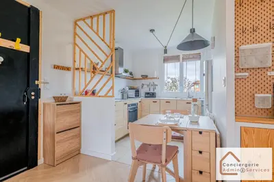 Cuisine ou kitchenette dans l'établissement Appartement 2 chambres avec balcon aux portes de Lyon