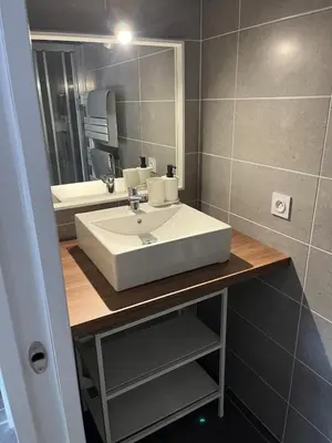 Salle de bains dans l'établissement Ampuis centre - Appartement indépendant