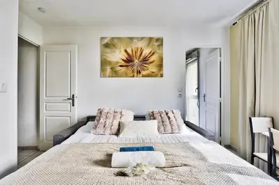 Un ou plusieurs lits dans un hébergement de l'établissement Cocon cosy 37m2 - Calme, confortable - Proche Lyon - Parking privé