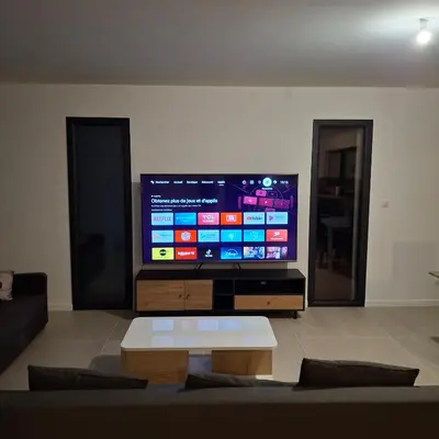 Télévision ou salle de divertissement dans l'établissement Villa de la trêve