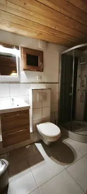 Salle de bains dans l'établissement EcooNid studio indépendant, proche du tram, d'Eurexpo et Lyon