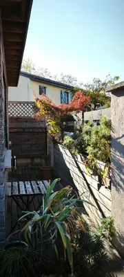 Jardin de l'établissement EcooNid studio indépendant, proche du tram, d'Eurexpo et Lyon
