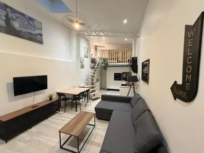 Télévision ou salle de divertissement dans l'établissement Duplex Moon x4 pers NEW - Gare Parilly