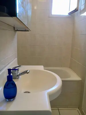 Salle de bains dans l'établissement T3 cozy Saint Genis Laval - balcony - quiet - HLS