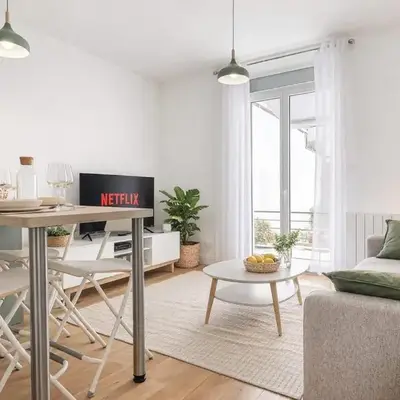 Beautiful renovated two-bedroom apartment - Villeurbanne