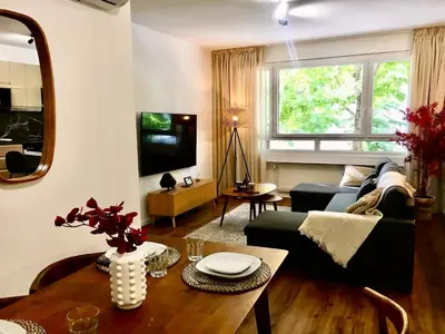 Télévision ou salle de divertissement dans l'établissement Premium Comfort-2 Suites-Part-Dieu-Parking-Netflix