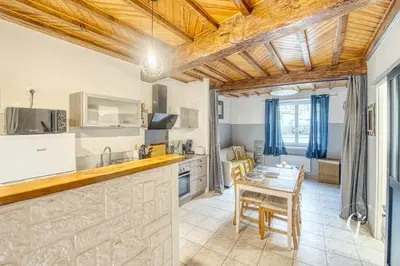Cuisine ou kitchenette dans l'établissement Les RENARDEAUX - Maison COZY idéal PROS et FAMILLES