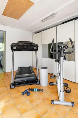 Salle ou équipements de sports de l'établissement Villa, piscine chauffée, aux portes de Lyon