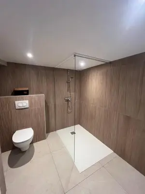 Salle de bains dans l'établissement La Vie est Belle