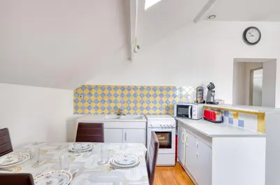 Cuisine ou kitchenette dans l'établissement La Suite Familiale - T3 - CNPE - Lagnieu