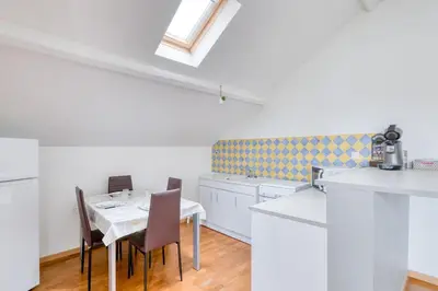 Cuisine ou kitchenette dans l'établissement La Suite Familiale - T3 - CNPE - Lagnieu