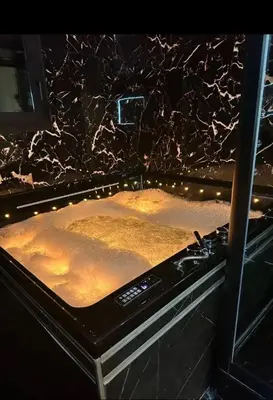 Plan de l'établissement Midnight house - Jacuzzi et Sauna