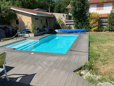 Piscine de l'établissement Chambre dans la maison de Loïc ou située à proximité