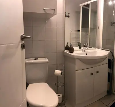 Salle de bains dans l'établissement La p'tite maison