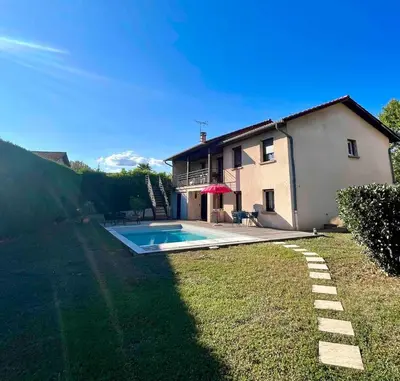 Piscine de l'établissement Chez Audrey et Manu ou située à proximité