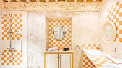 Salle de bains dans l'établissement Belle chambre avec grand espace de vie - REVENTIN VAUGRIS