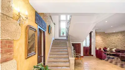 Plan de l'établissement Belle chambre avec grand espace de vie - REVENTIN VAUGRIS