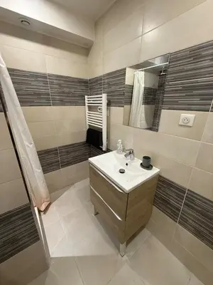 Salle de bains dans l'établissement Studio cozy à Lagnieu