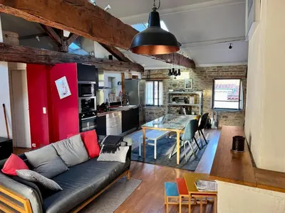 Coin salon dans l'établissement Appartement calme à Valmy, accès vieux Lyon 5mn