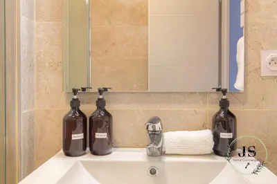 Salle de bains dans l'établissement Le Montchatois - Spacieux T3 familial