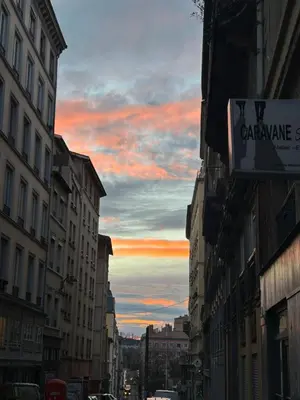 Lever ou coucher de soleil vu de l'appartement ou à proximité