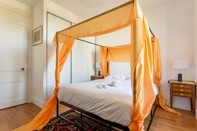 Un ou plusieurs lits dans un hébergement de l'établissement Splendid T3 - Bohemian - with Cinema Room