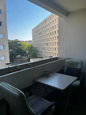 Coin salon dans l'établissement Appartement avec garage, proche du centre Lyon