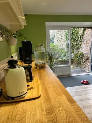 Cuisine ou kitchenette dans l'établissement Clos du Régrillon