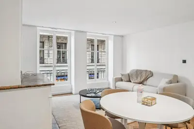 Coin salon dans l'établissement Superbe appartement en hypercentre avec climatisation