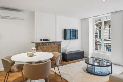 Coin salon dans l'établissement Superbe appartement en hypercentre avec climatisation