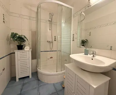 Salle de bains dans l'établissement La Plume de Tolstoï - Calme, Wifi, TV connectée