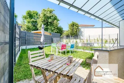 Jardin de l'établissement Duo Nature - Jardin, Barbecue, Jeux & Pétanque