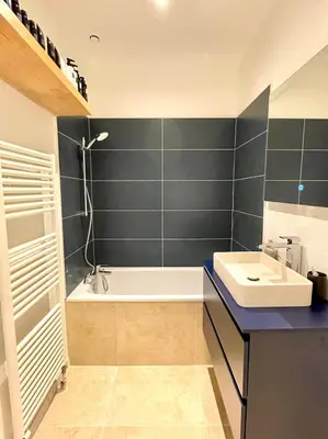 Salle de bains dans l'établissement Haussmannian apartment-Close metro