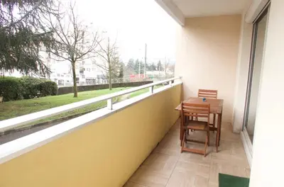 Balcon ou terrasse dans l'établissement Chambre privée dans bel appartement lumineux