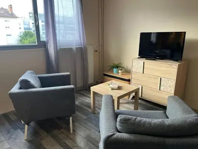 Télévision ou salle de divertissement dans l'établissement Le Laurier Urbain, Studio Confort, Sérénité