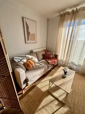 Un ou plusieurs lits dans un hébergement de l'établissement 2 Bedrooms, Tram, secure residence