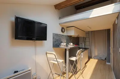 Cuisine ou kitchenette dans l'établissement Le Repaire Des Toits - Villeurbanne - Proximité Lyon