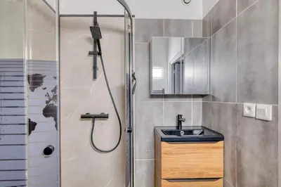 Salle de bains dans l'établissement Le Repaire Des Toits - Villeurbanne - Proximité Lyon