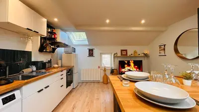 Cuisine ou kitchenette dans l'établissement T3 Chaleureux à 250m de la gare - 10 min du centre