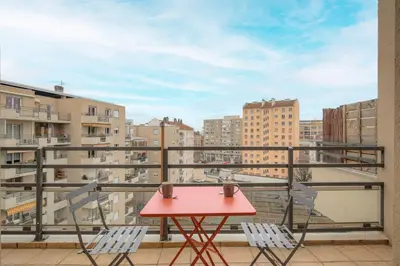 Balcon ou terrasse dans l'établissement Chaleureux avec clim proche Tête d'Or