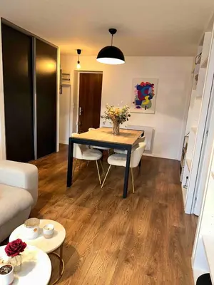 Plan de l'établissement Charmant appartement cosy, tout équipé à Charbonnières